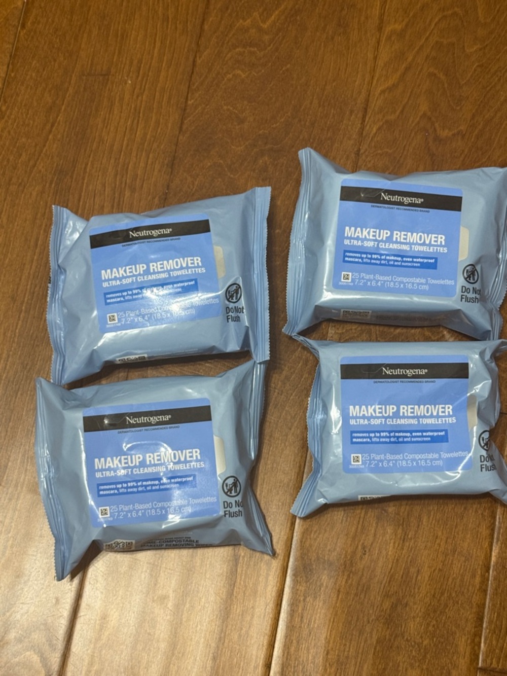 NWT Bundle Neutrogena Makeup Remover Ultra-Soft Cleansing Towelettes - 4 packs